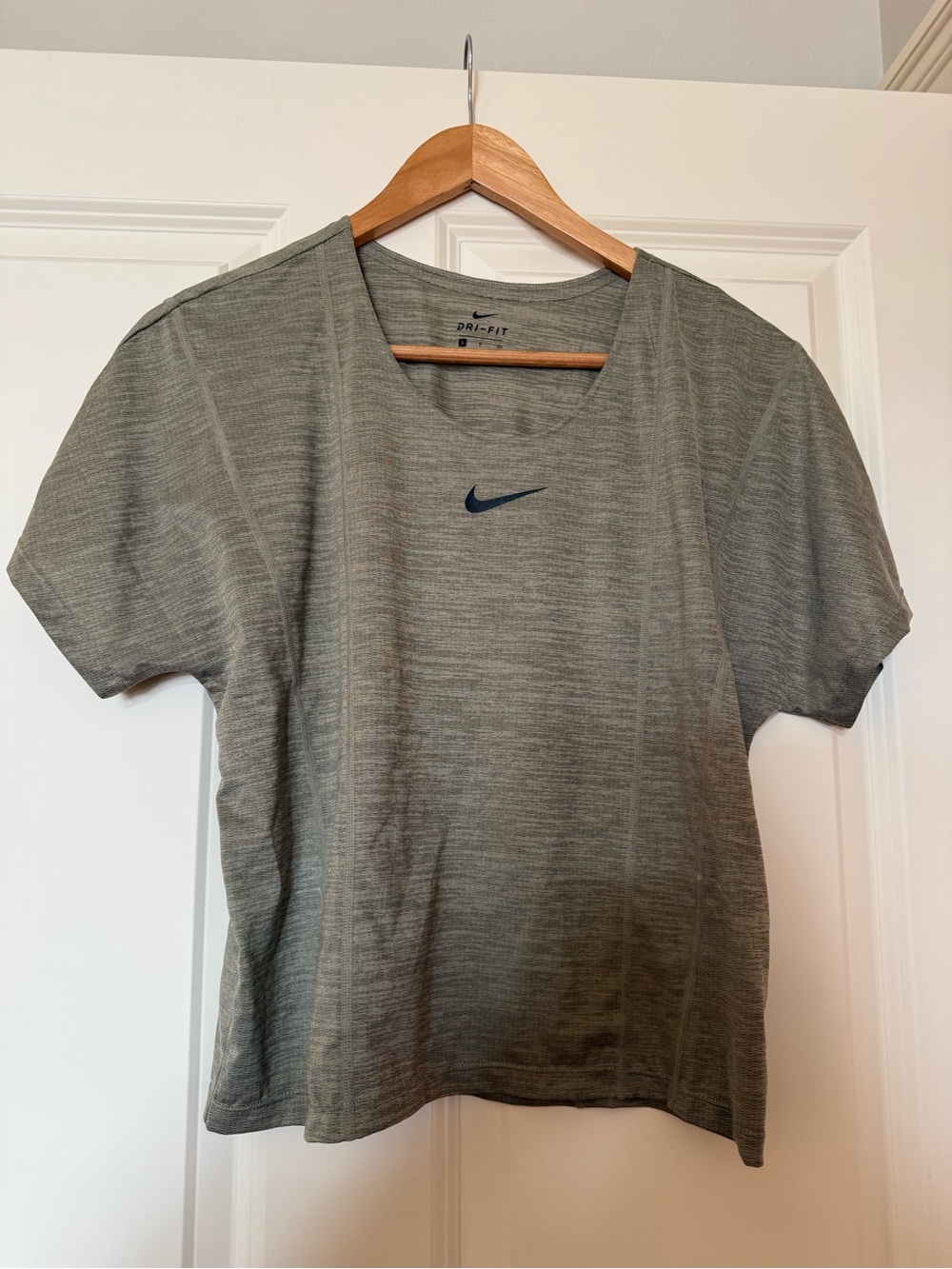 Nike Women’s Dri-FIT Running Shirt Gray Short Sleeve Size Small